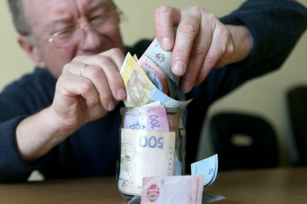 Ministry of Social Policy advises Ukrainians to save for retirement and work longer