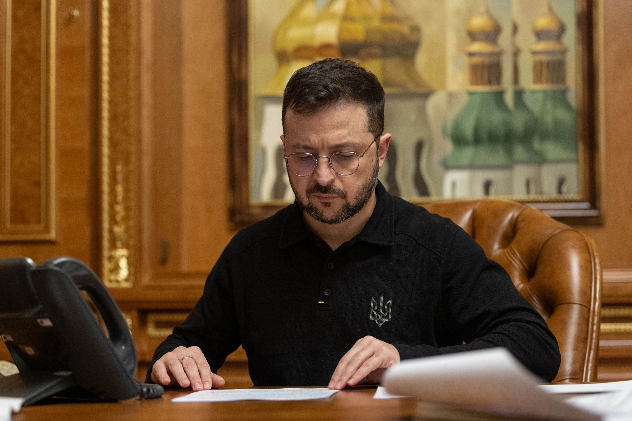 Zelensky-Biden Call, US Pledges $425M Aid with Air Defense and Long-Range Weapons