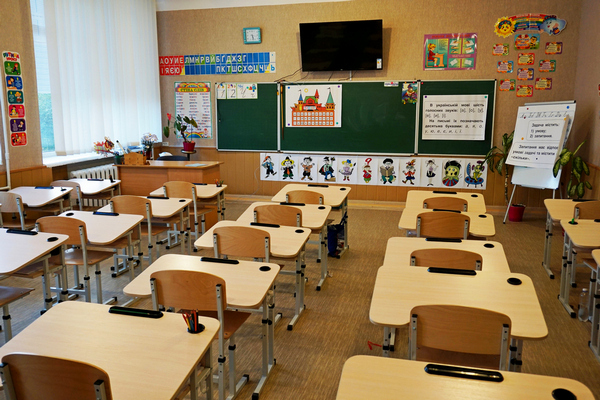 Zelensky calls for children’s offline schooling