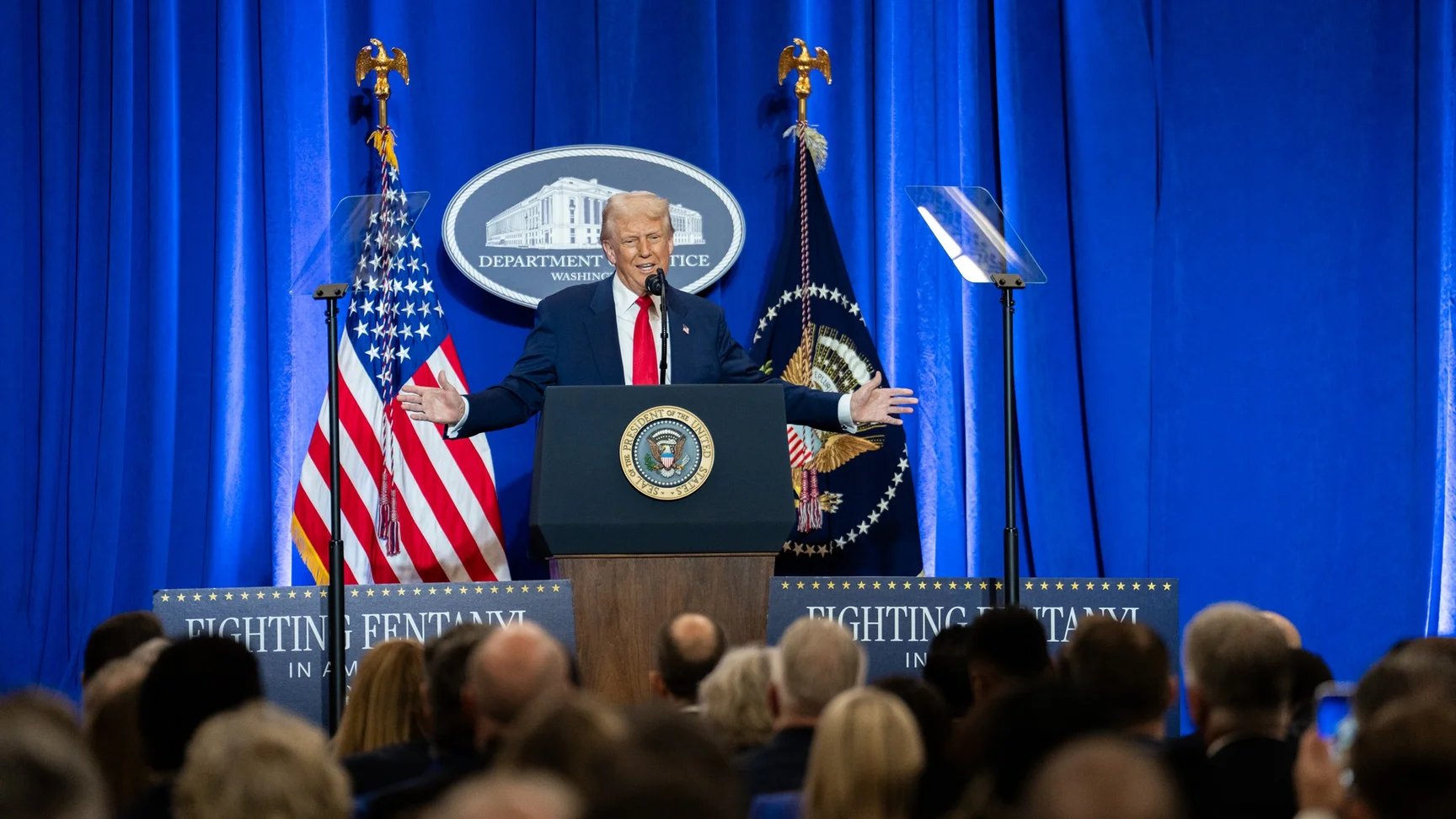 Trump contradicts Kremlin on Ukraine aid discussion with Putin