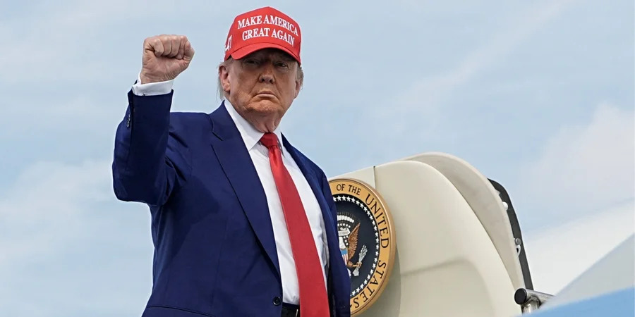 Trump Congratulates Ukraine on Independence Day, US Respects Their Fight