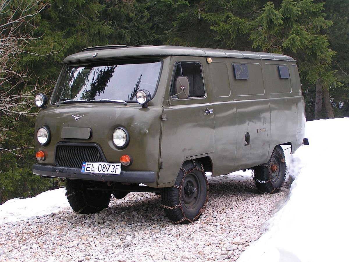 Two UAZ vans donated by volunteers