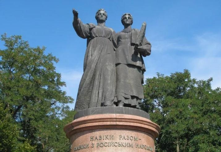 Ukraine’s cultural liberation: Pushkin statues removed as decolonization progresses.