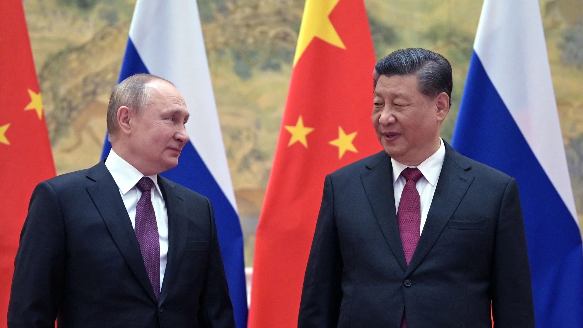 UK accuses China of aiding Russia in war