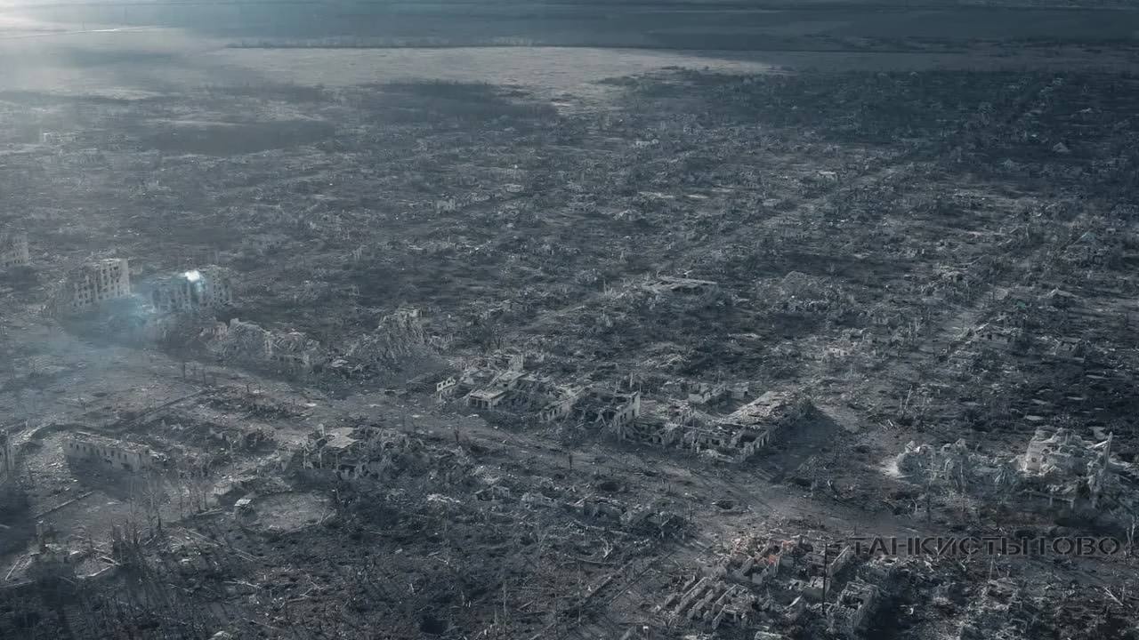 The city of Toretsk under scorched earth tactics