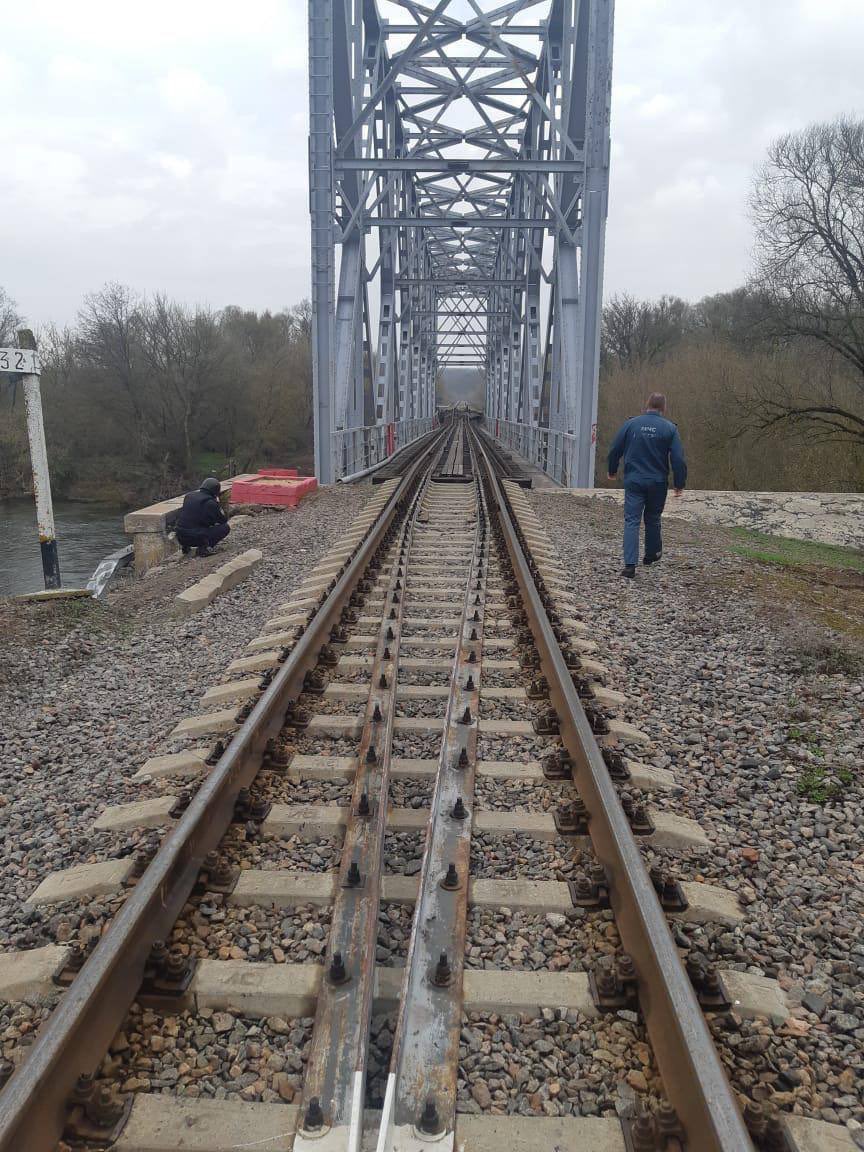 Ukrainian attack destroys Russian railway bridge