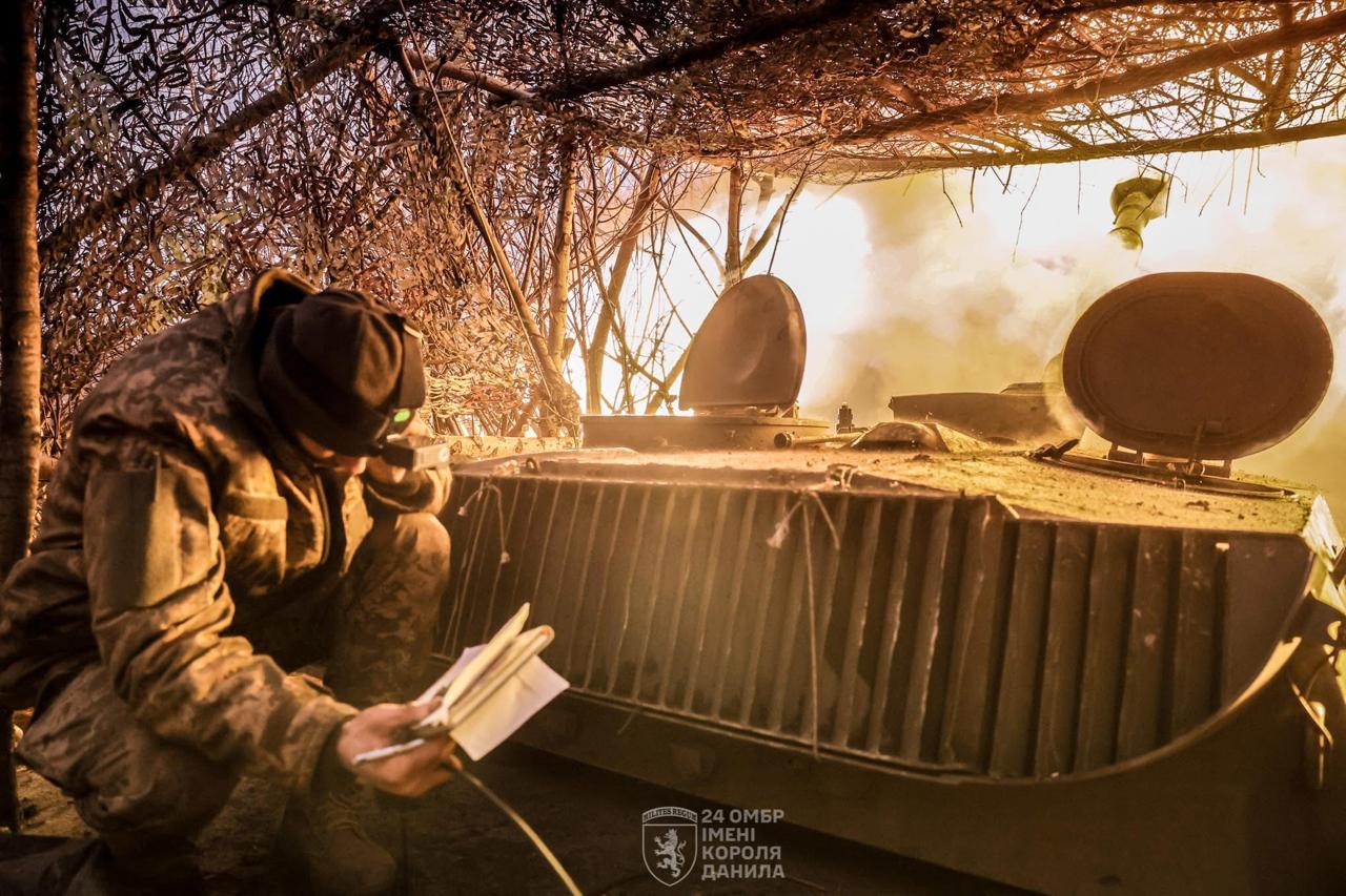 Ukrainian artillery greets Russian occupiers