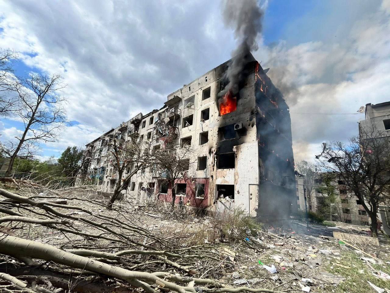 Russians attack Sloviansk, damage buildings
