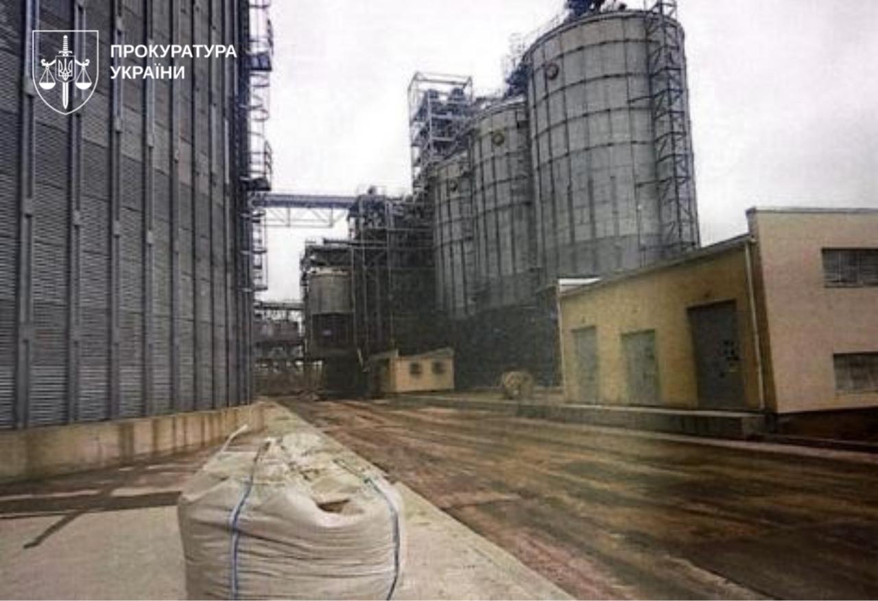Ex-minister remanded in custody over grain fraud
