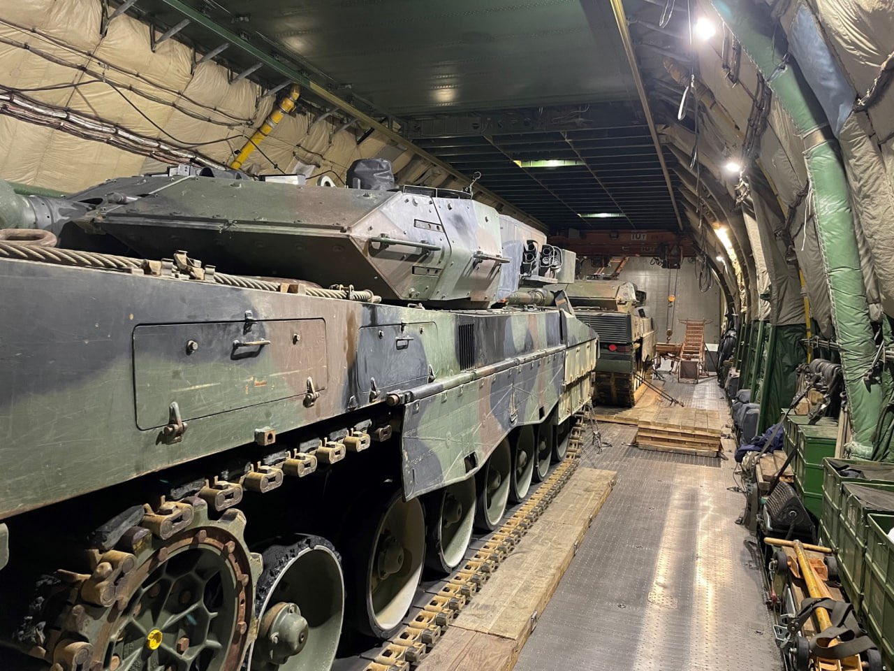Portuguese Leopard 2A6 tanks flown to Ukraine via An-124