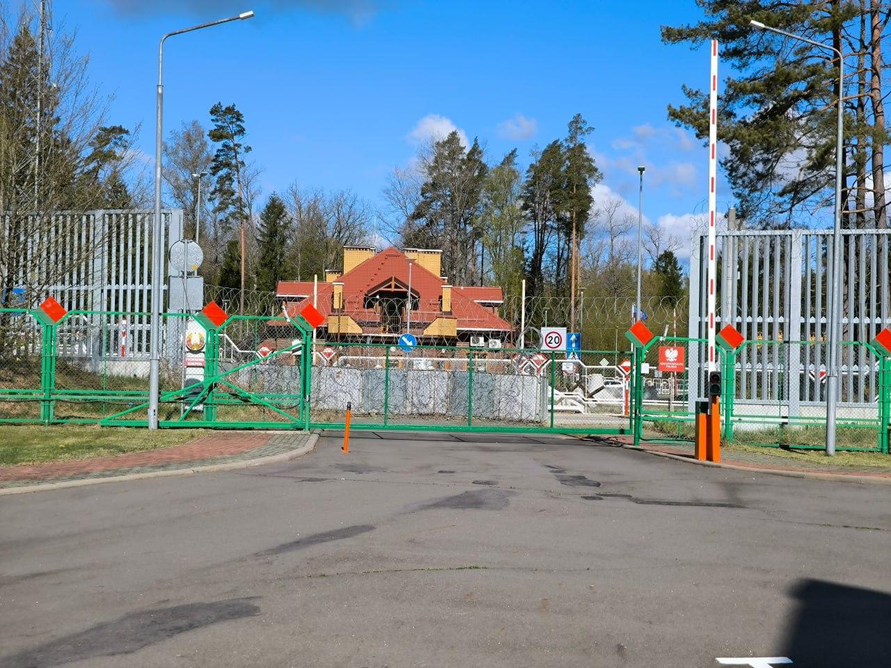 Journalist Poczobut Freed in Prisoner Exchange at Belarus-EU Border