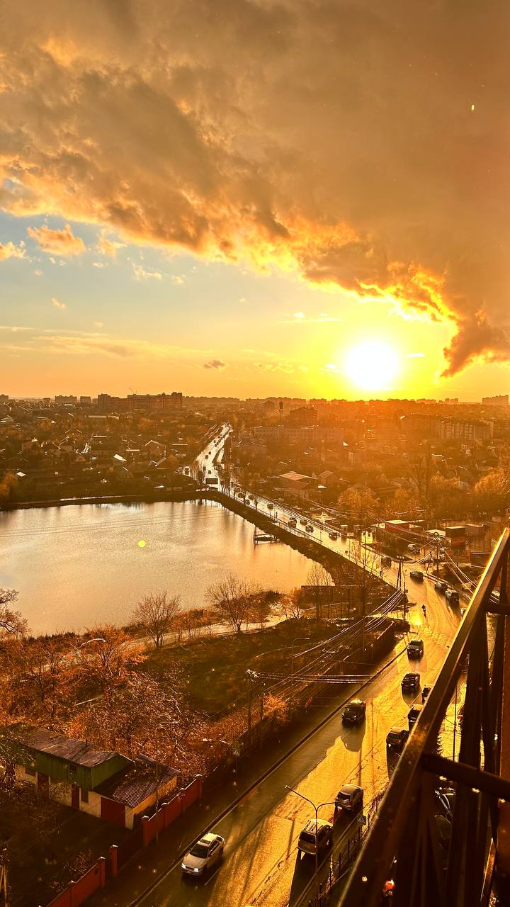 Sunset in Kyiv after the storm
