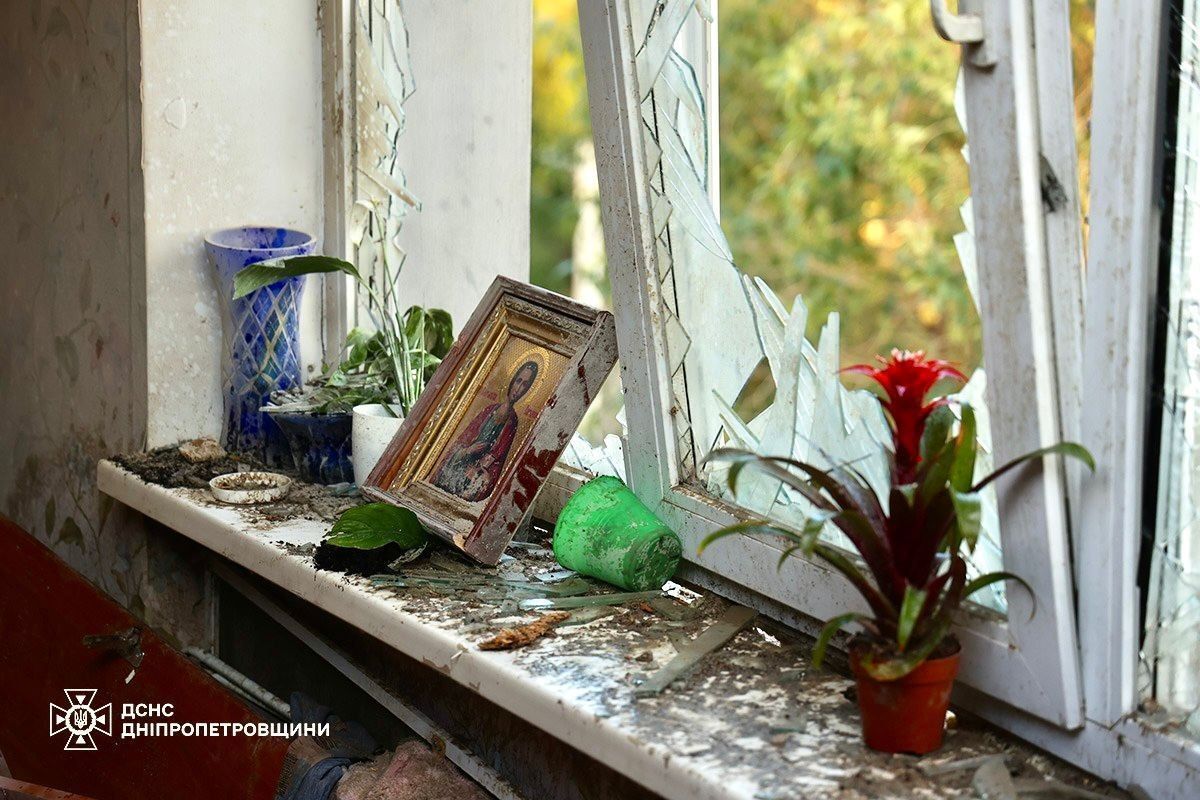 Russian strikes kill two in Ukraine