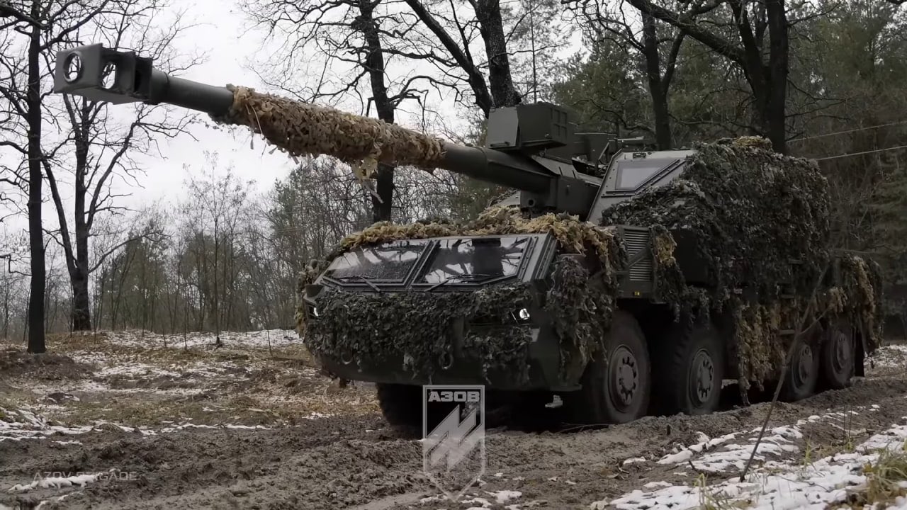Azov Receives Czech DITA 155mm on the Front