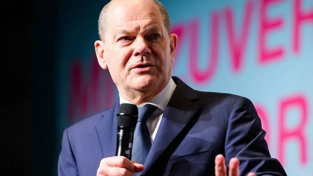 Scholz: document suspension won’t affect stay, urges Ukrainians to work