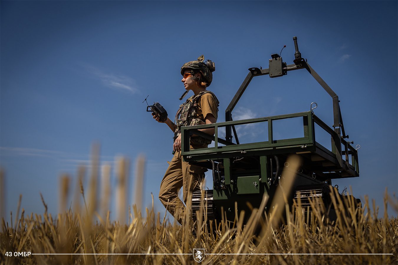 Women of 43rd Brigade control battlefield robots