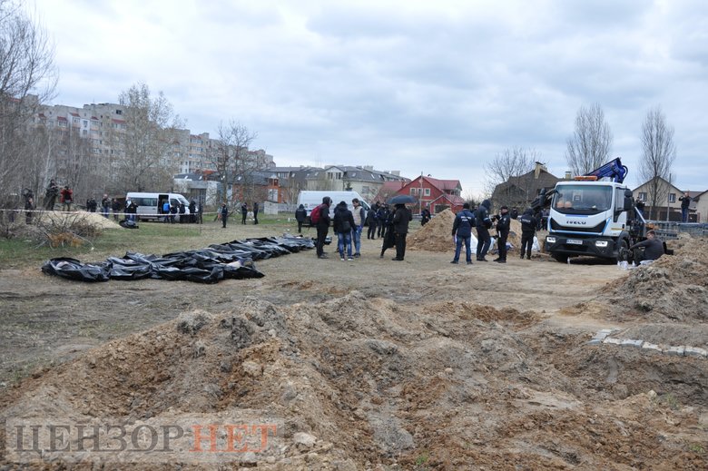 Exhumation of bodies in Bucha: video and photo report