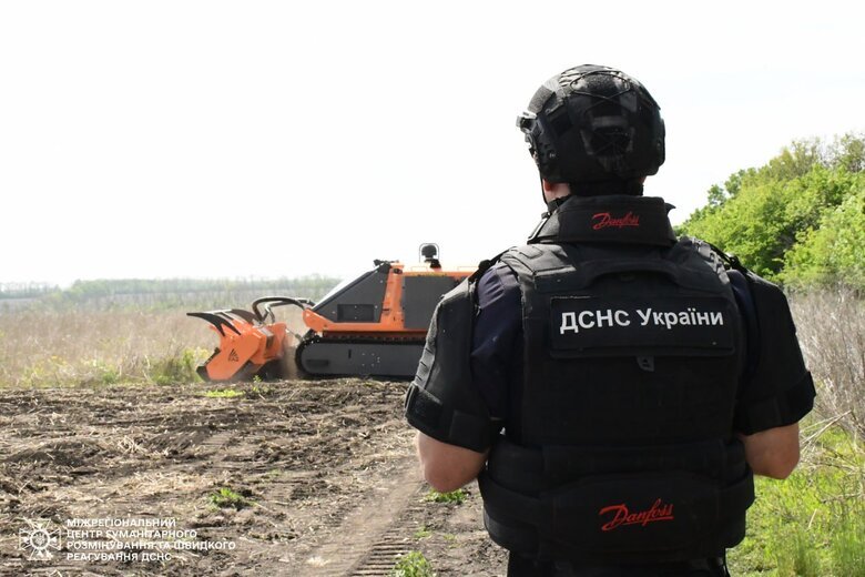 Sappers test PT-300 D:MINE mine-clearing vehicle in Kharkiv region
