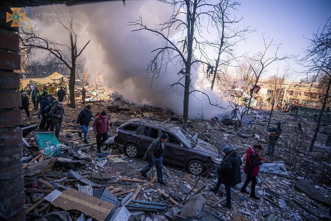 Fire in Kyiv residential building caused by rocket debris