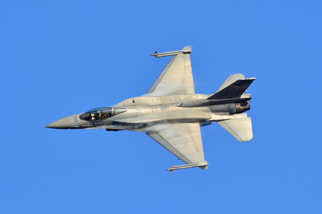 Dutch Air Force: F-16s Delivered for Ukrainian Pilot Training