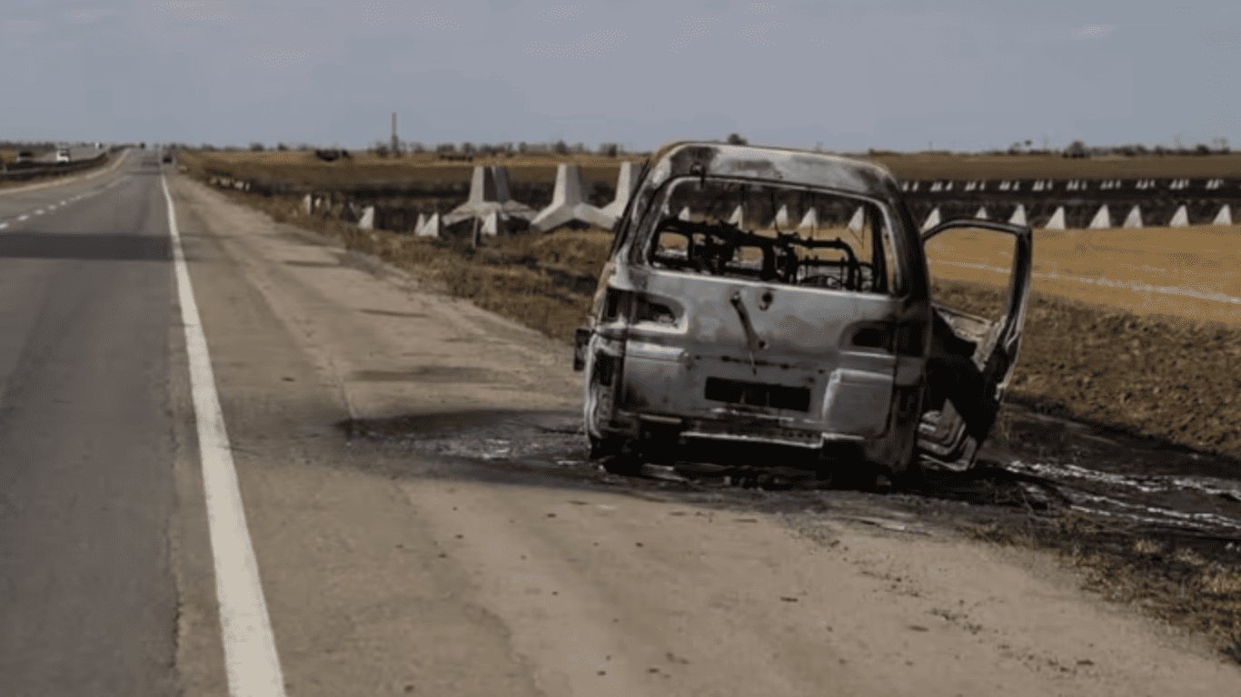 Russian drones attack Kherson and Mykolaiv highway