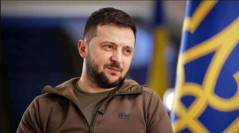 Zelensky holds frontline command meeting