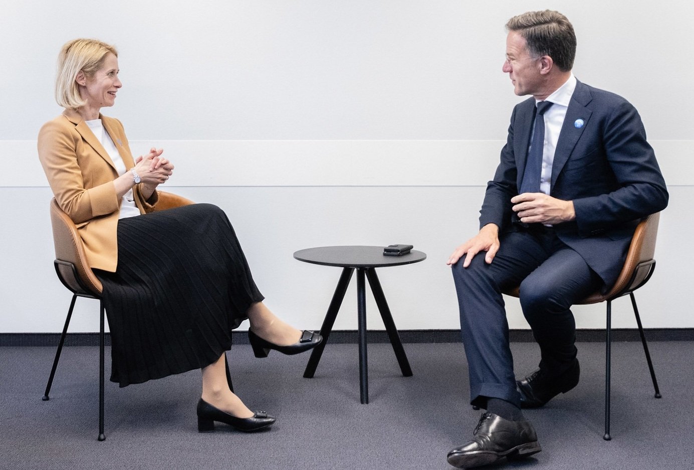 Discussing Russia and Ukraine support
