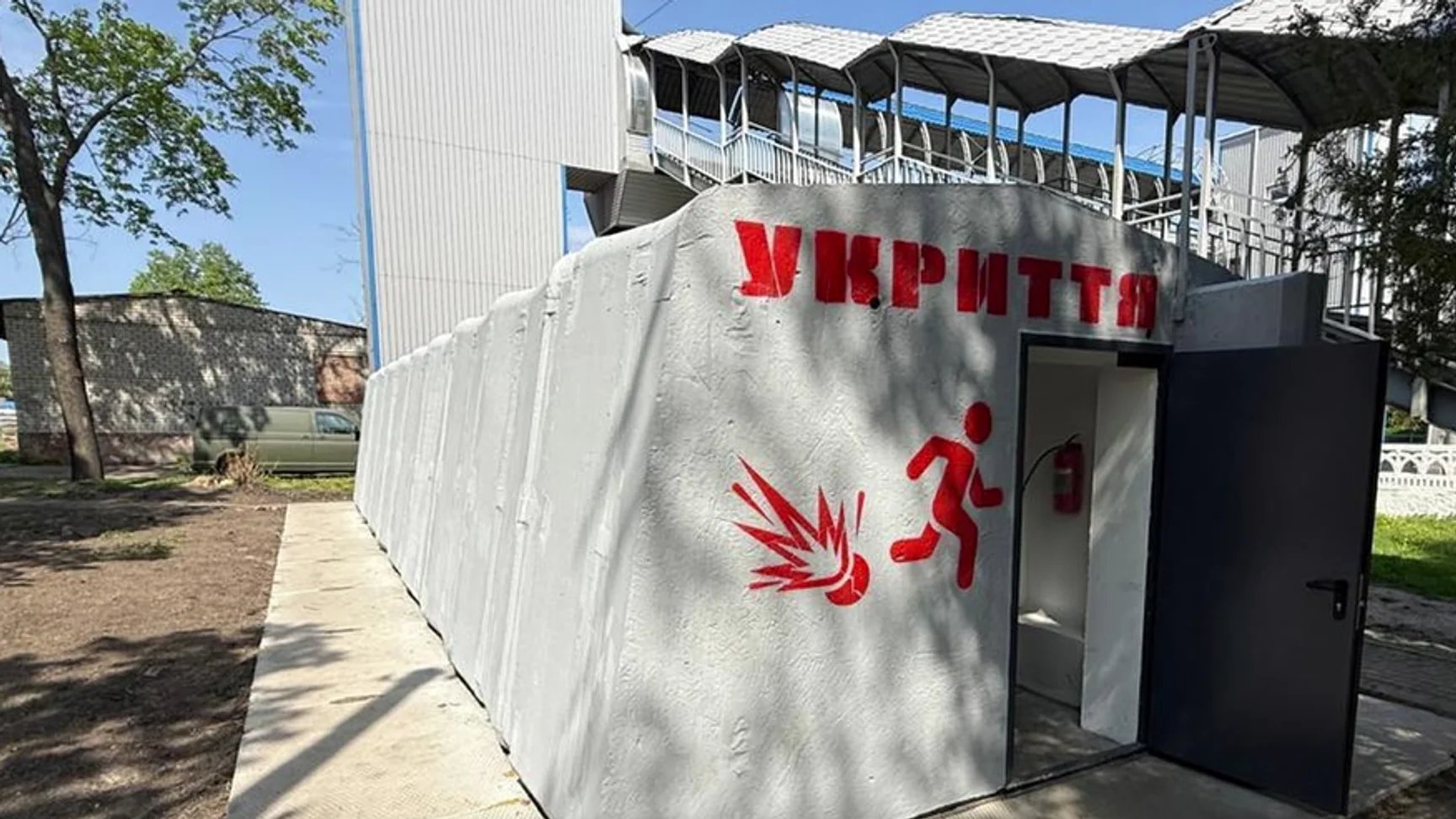 Ukrainian Railways installs over 800 shelters