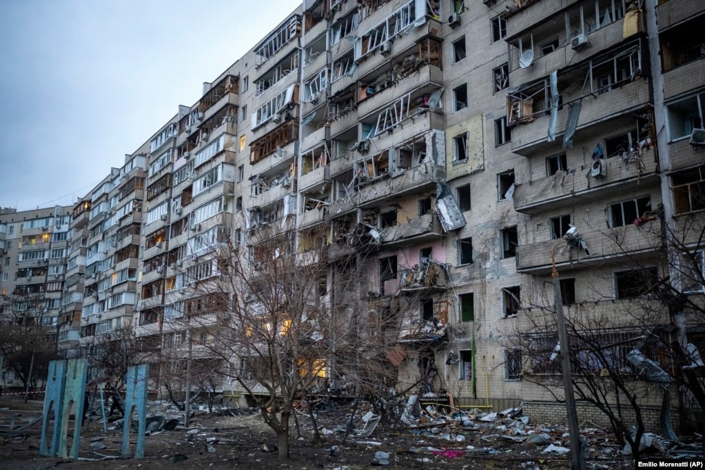 Russia bombs orphanage in Ukrainian Vorzel