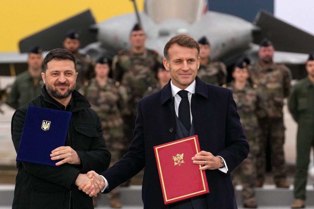 Zelensky and Macron sign declaration for Ukraine to buy up to 100 Rafale jets