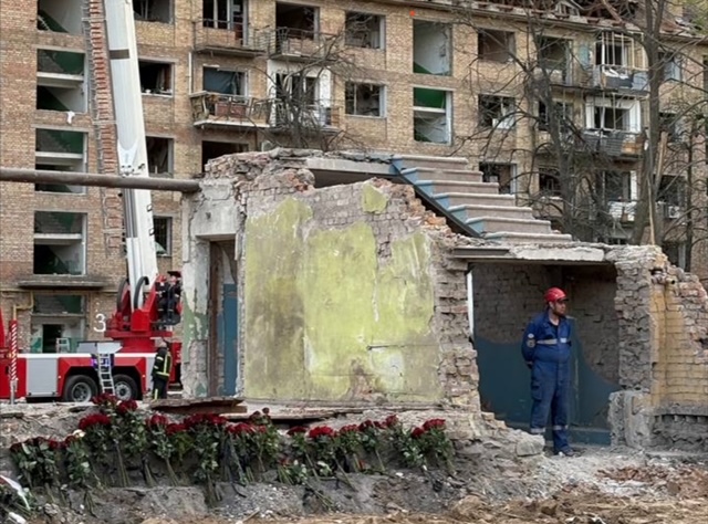 Russian missile kills two children, parents seek donations for grief