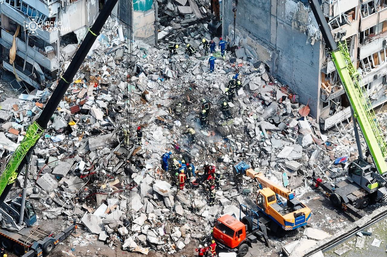Kyiv: 5 killed, over 20 missing after Russian night attack