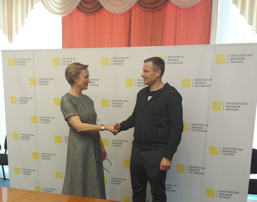 Germany pledges one billion euros in grant aid to Ukraine