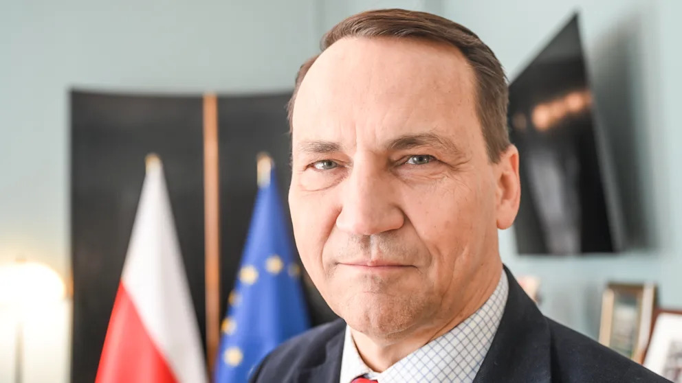 Sikorski urges Ukraine to resolve Volyn tragedy before tougher Polish measures
