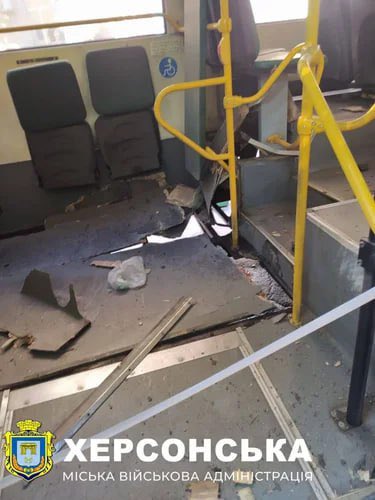Putin’s forces strike bus, residential neighborhoods in Kherson, 10 wounded