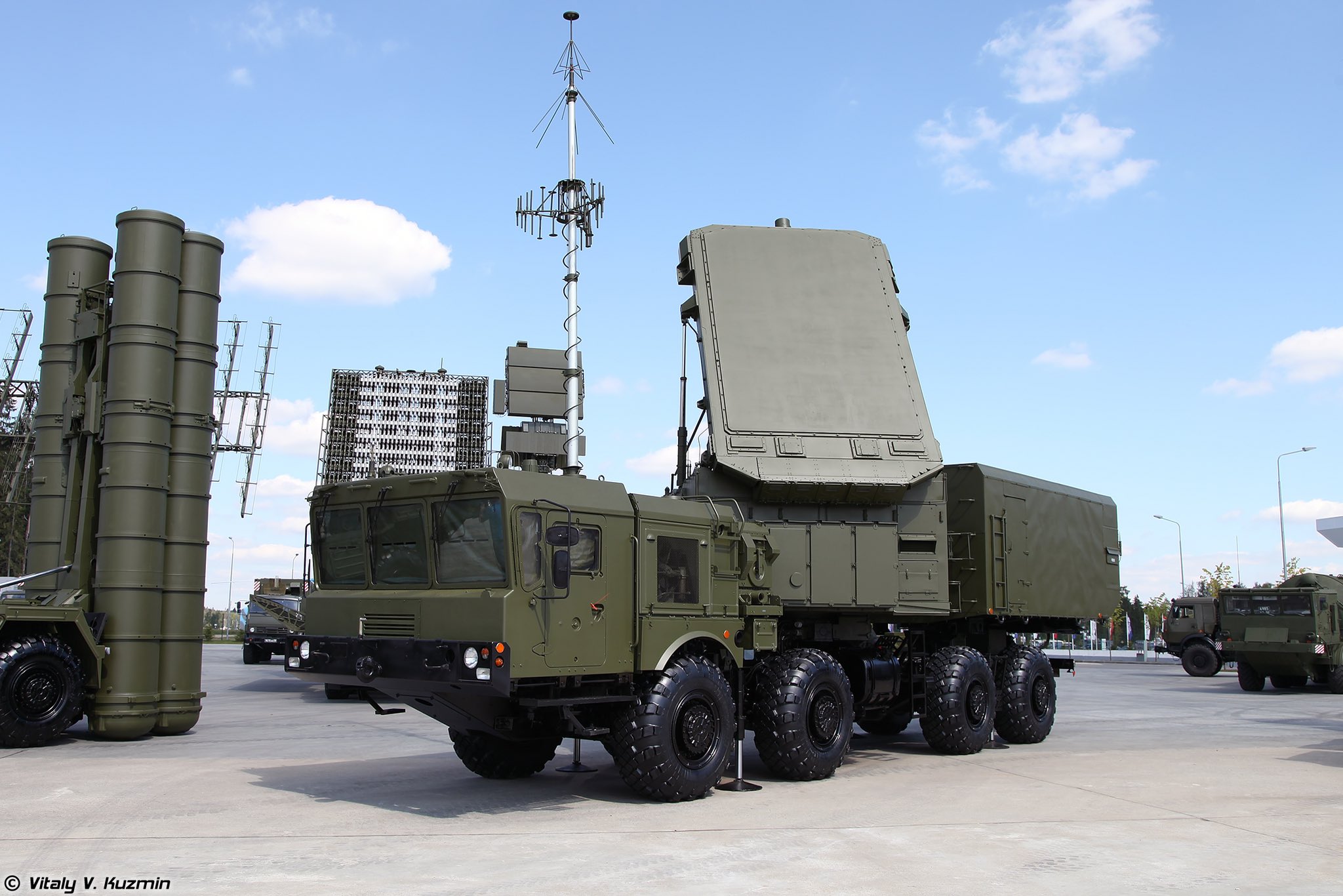 Ukrainian drones strike S-400 complex near Tula
