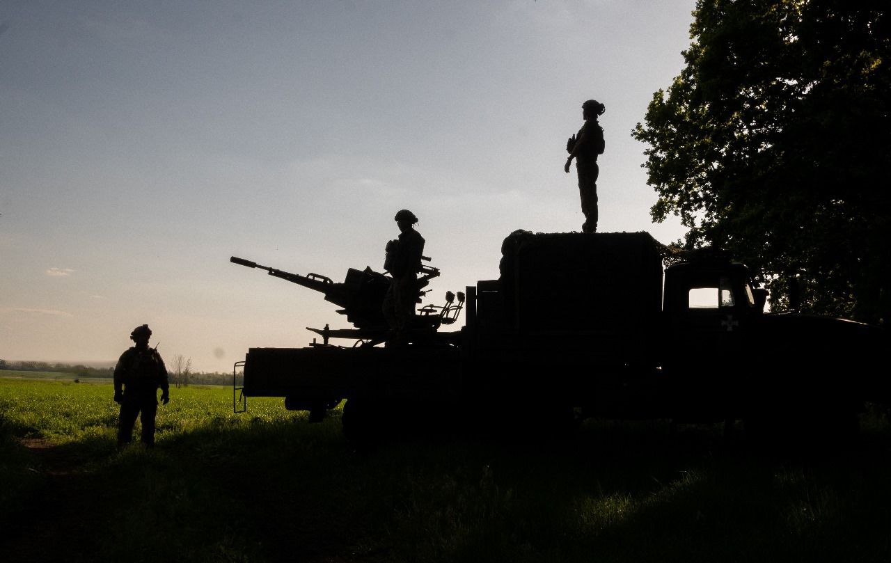 Air Defense: Warriors Guard the Sky Day and Night