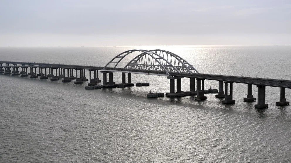 Russia strengthens Crimean bridge defense with new air defense towers