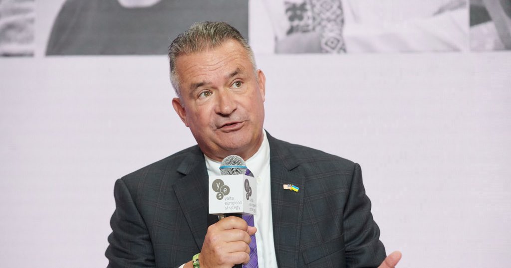 Bacon Advocates Max Arms for Ukraine, Sanctions on Russia
