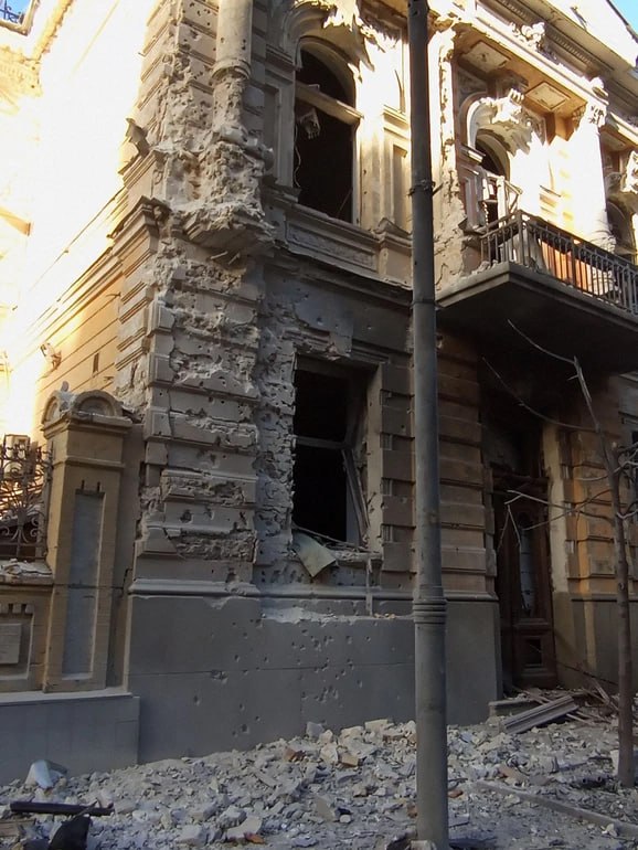 Russia’s attack on Kyiv January 1: damaged building of the National Union of Writers of Ukraine