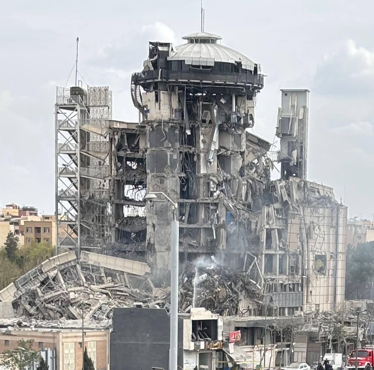 Iran: Optics Sairan Defense Building Destroyed in Isfahan
