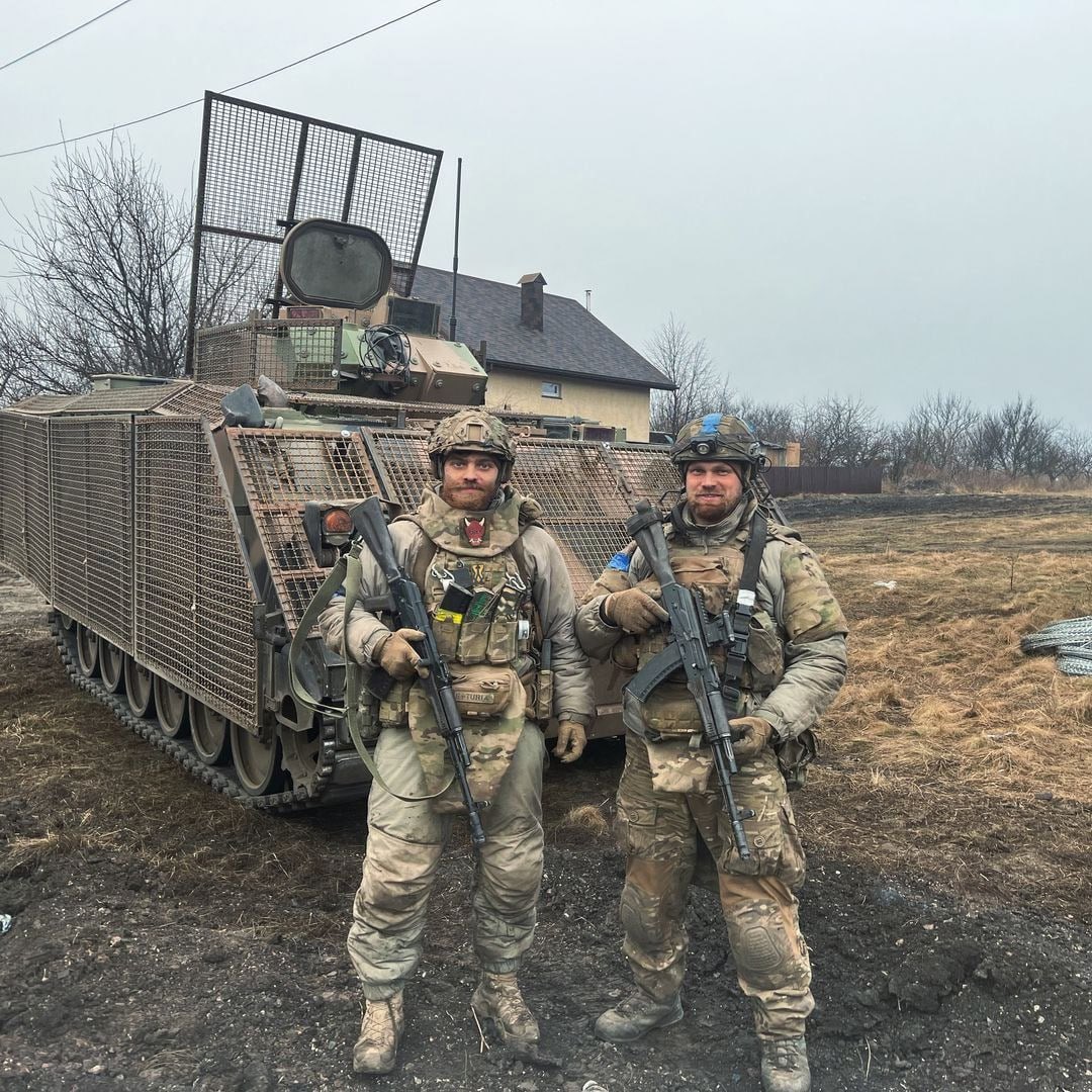 Ukrainian troops near Australian M113AS4 APC