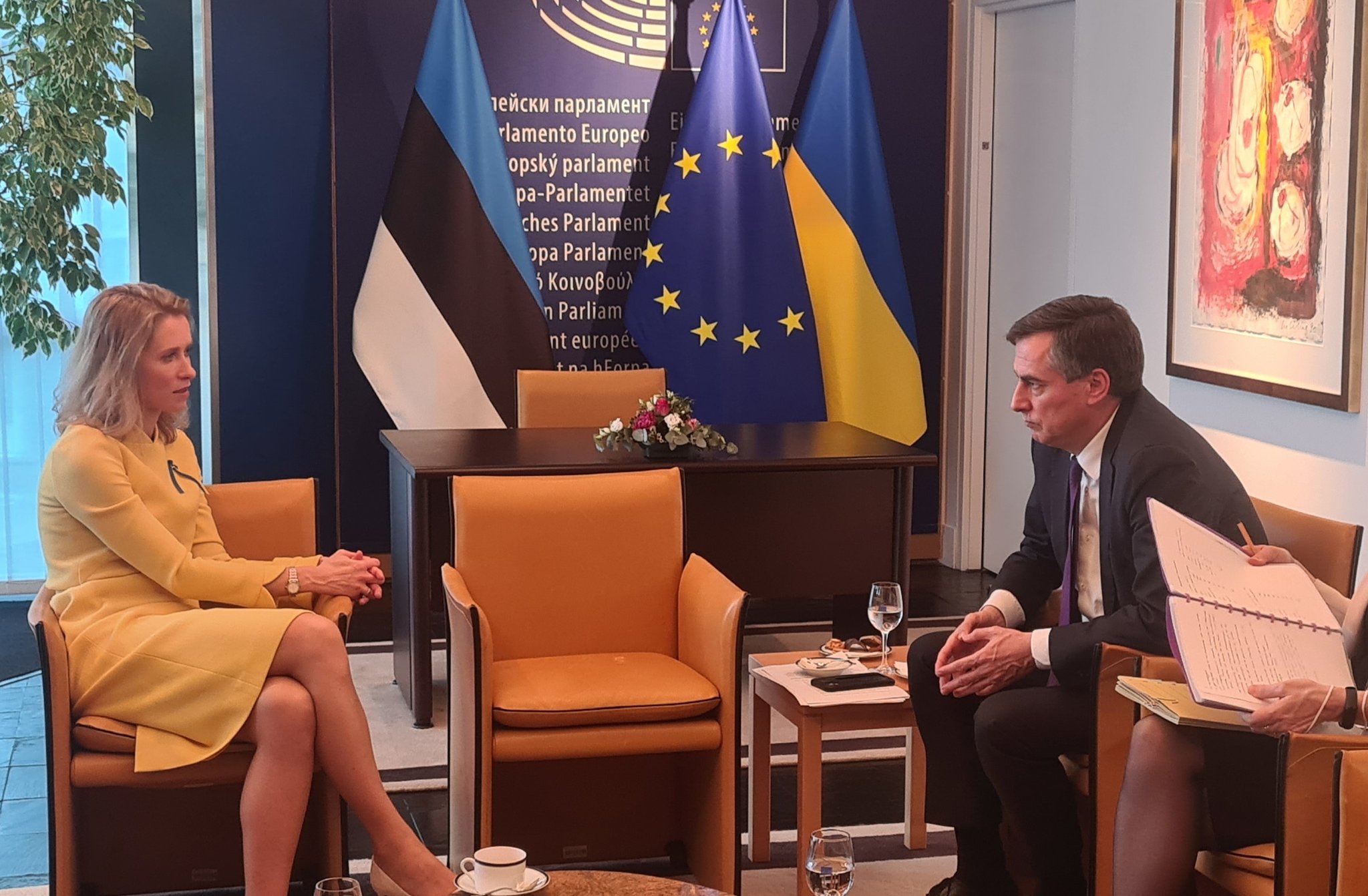 Support for Ukraine and isolating Russia by @kajakallas