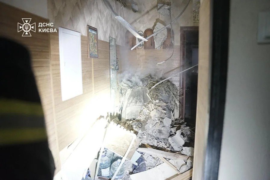In Kyiv, fire on roof after missile strike