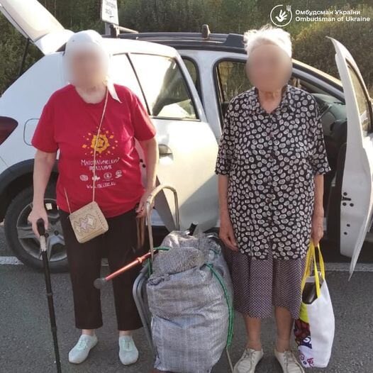 Two elderly women returned from occupation to Ukrainian-controlled territory
