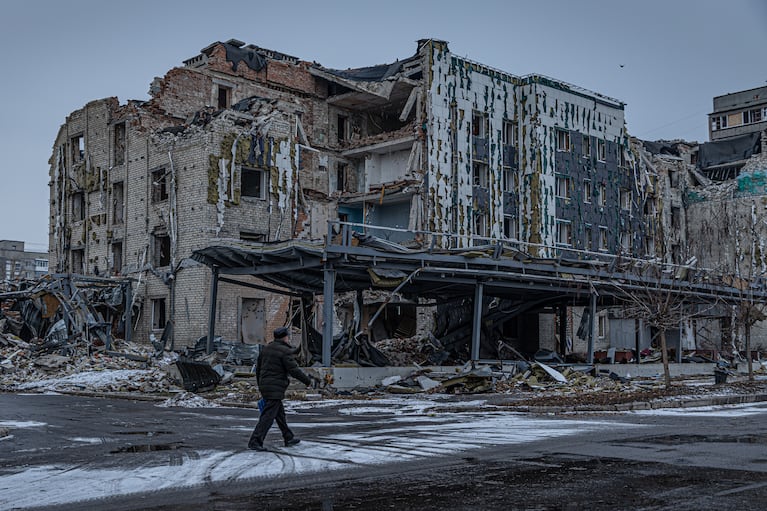 Russians destroy Pokrovsk like Bakhmut and Mariupol