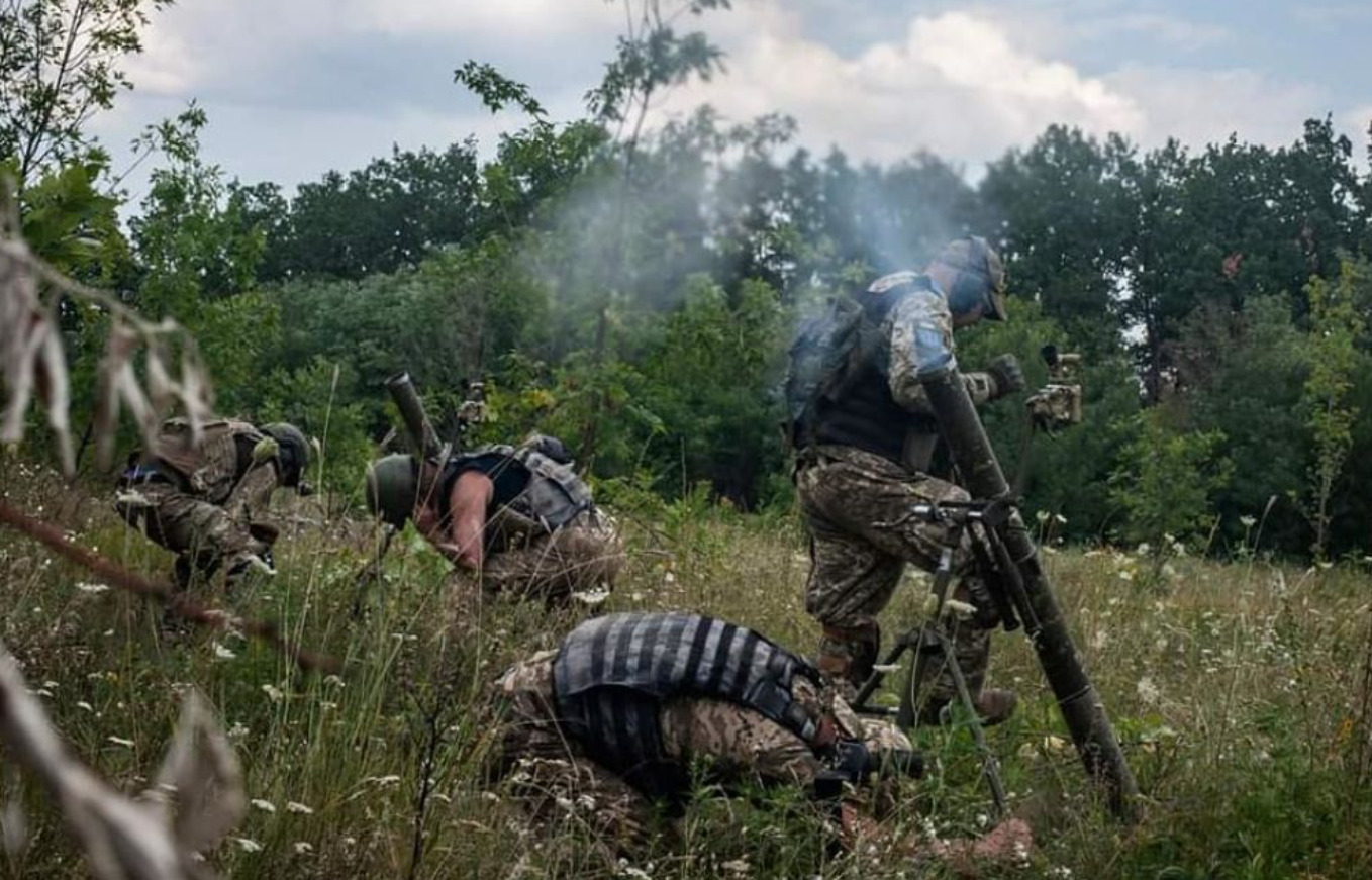 Ukrainian defenders suffer losses in Pisky, request General Staff aid