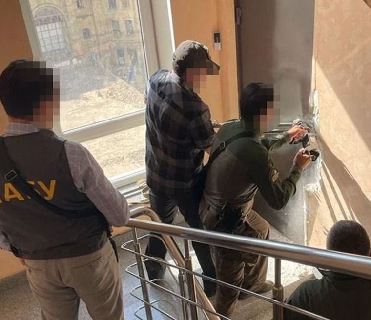 SBU detains MP’s security chief Andriy Derkach