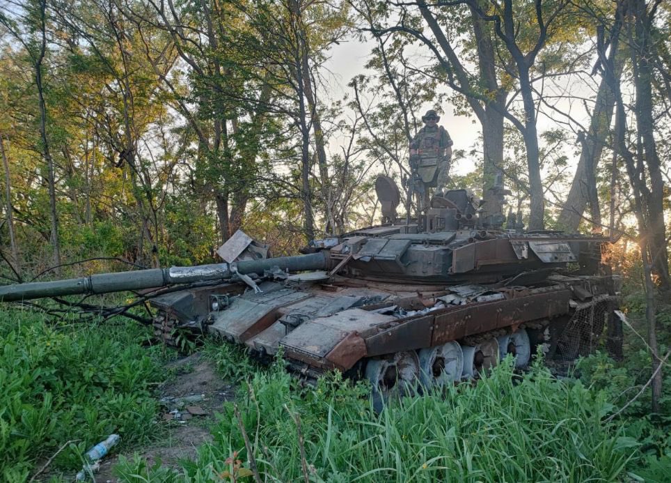 A destroyed T-90M Proryv tank on the front