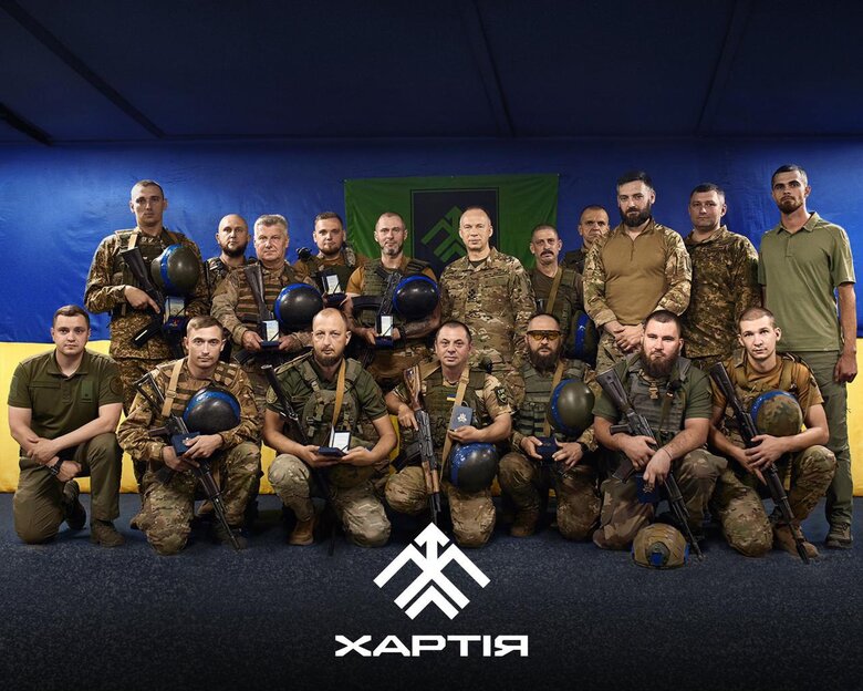 Sirskyi awarded soldiers of the Charter Brigade